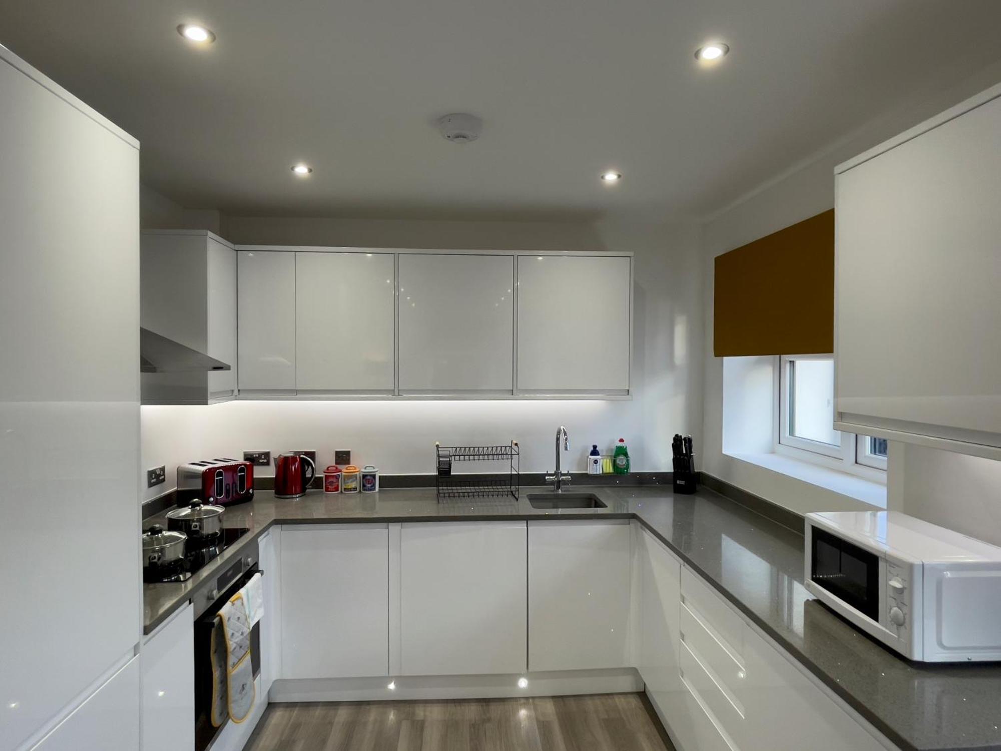 Hatfield Haven - Modern 2-Bed Retreat Near Uni, Business Park & City Center, Free Parking, Big Savings On Longer Stays Hatfield (Hertfordshire) Exterior foto